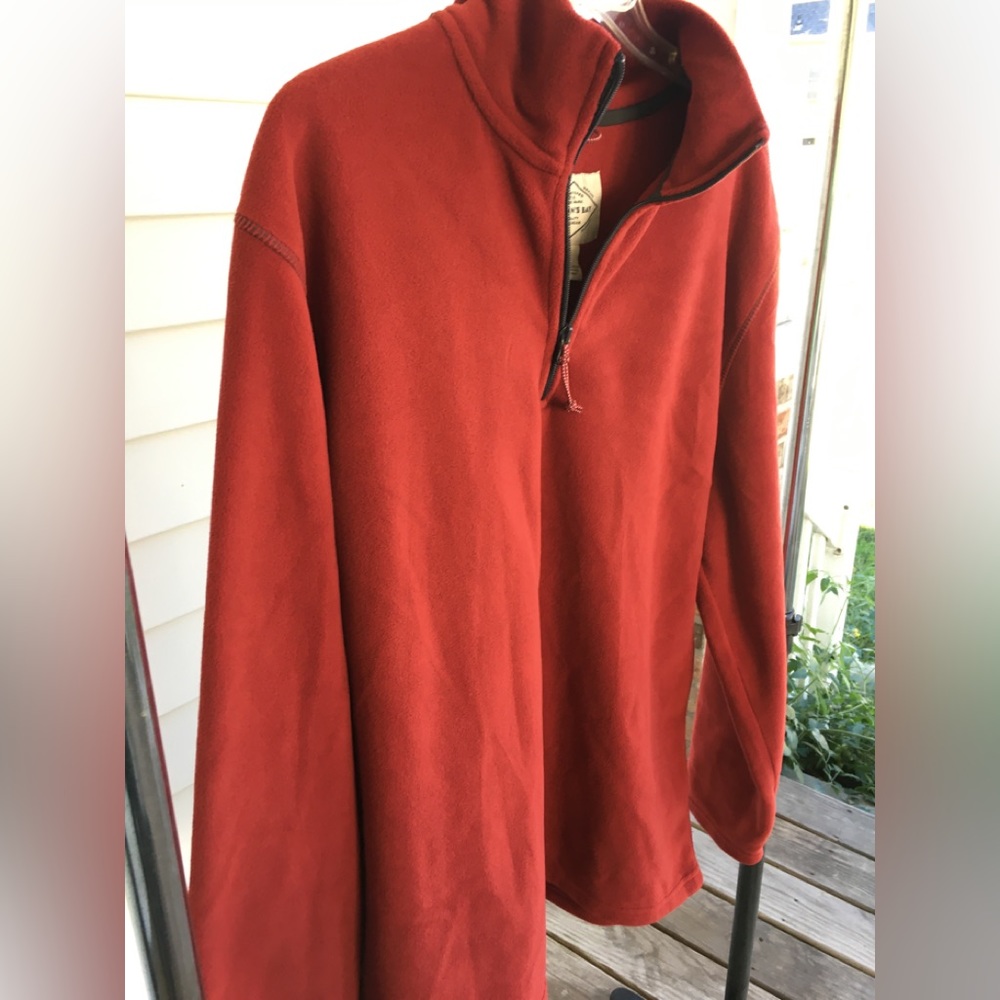 St John Bay Men Pullover Sz Lg /Rusty Red